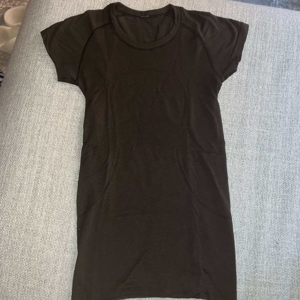 Lululemon Swiftly Short Sleeve Tee